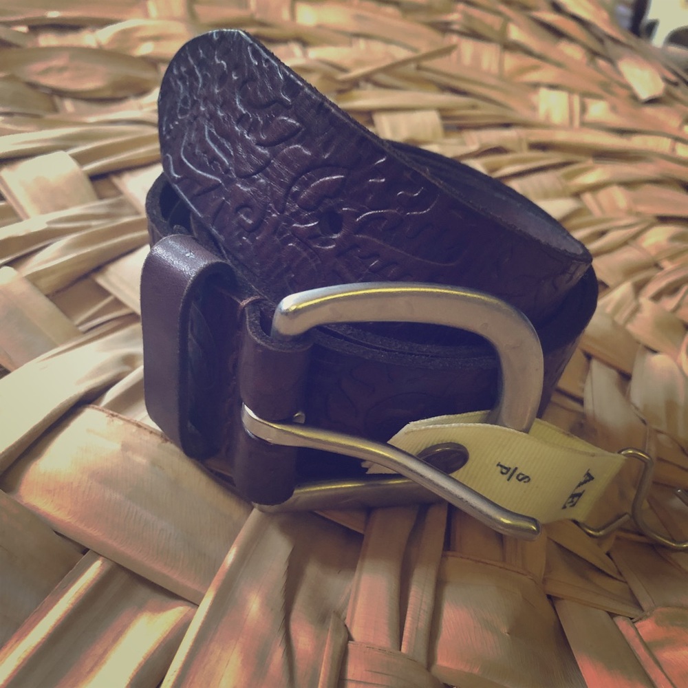 American Eagle leather belt embossed pattern look